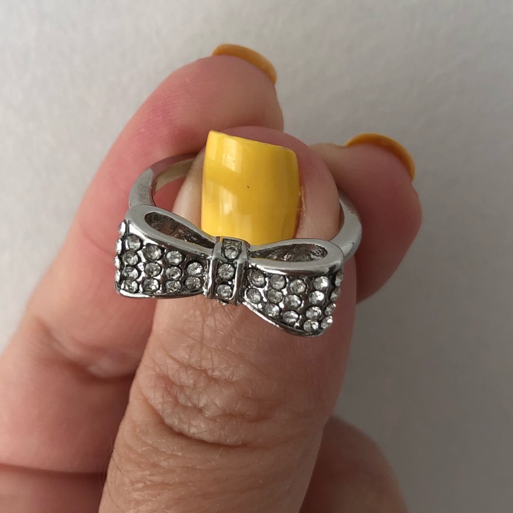 LAST ONE‼️ Silver Rhinestones  Bow Diamond Ring - Picture 8 of 9
